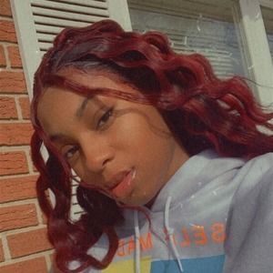 Meet your Posher, Briana